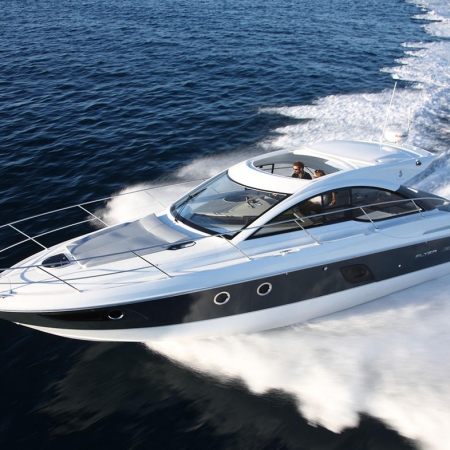 Grand Turismo 38 cruiser for rent in Hyères
