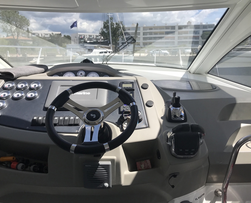 Grand Turismo 38 cockpit